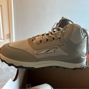 Altra Women’s hiking boots. NEW in box!